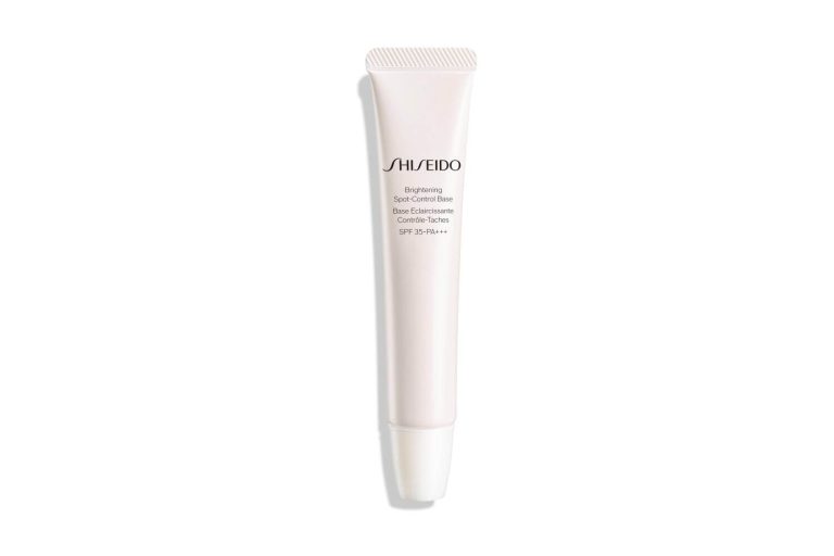 Осень 2025 от SHISEIDO: тональный праймер с УФ-защитой — отбеливание и маскировка недостатков в одном средстве (медицинское косметическое средство)