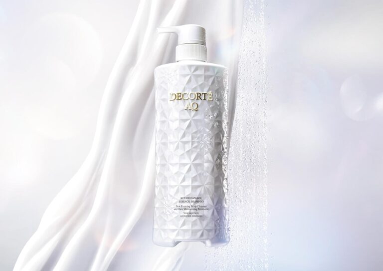 Роскошный уход за волосами от COSME DECORTE AQ: осенняя новинка 2025 года — шампунь-тритмент с эффектом увлажняющей сыворотки и сияющим блеском